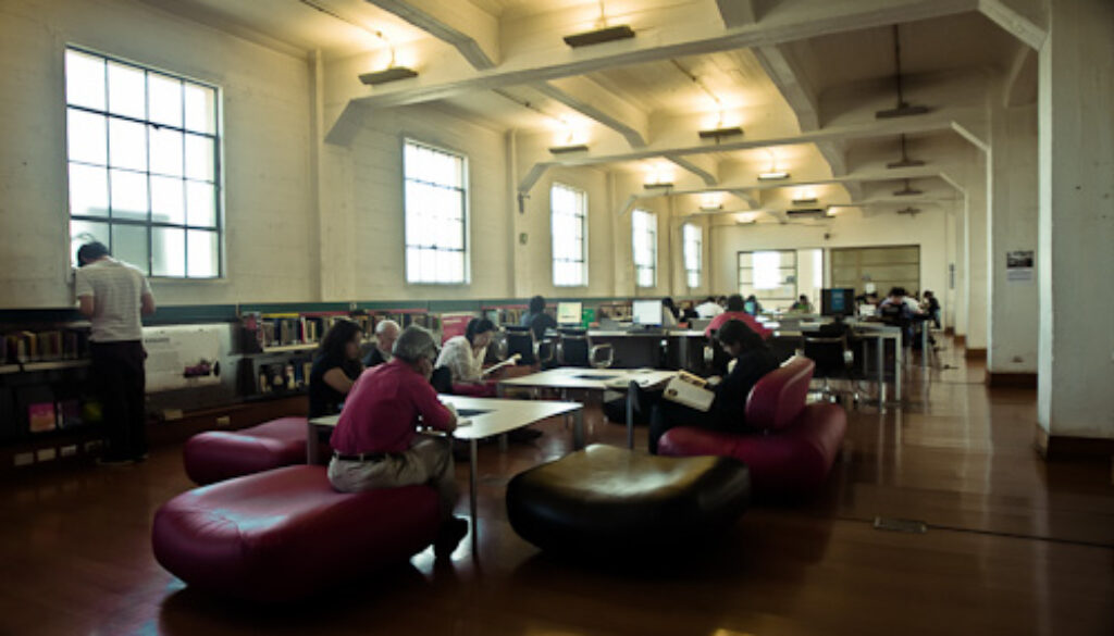 Biblioteca de Santiago, Chile. Sala Adultos Biblioteca de Santiago, Chile. Sala Adultos