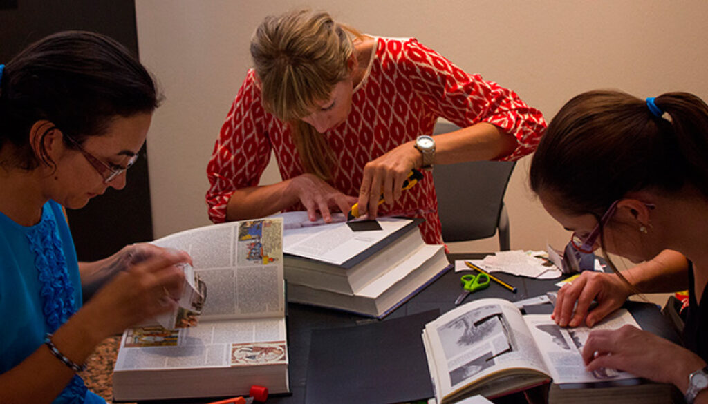 320-072013_Un_libro_con_contenido_02